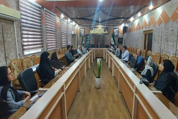 نشست هنرمندان با فرماندار شهرستان فریدون کنار -1