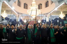 حسینیه ایران؛ آیین مشعل‌گردانی نجفی‌های مقیم مشهد