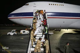در پی جاری شدن سیل در استان خوزستان ۶ هزار چادر هلال احمر به سمت خوزستان بارگیری و ارسال شد.