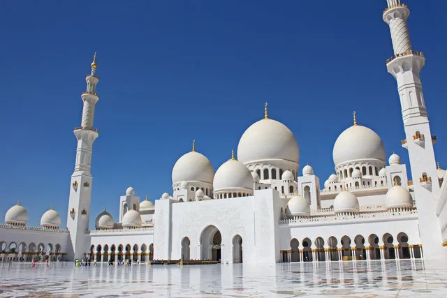إفتتاح مدرسة القرآن والعترة بمسجد الإمام الحسین (ع) في دبي