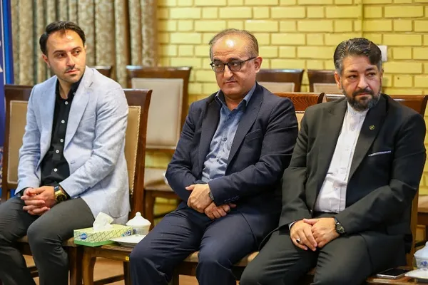 دیدار  وکلا و کارشناسان رسمی قوه قضائیه با امام جمعه تبریز