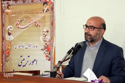 دیدار جمعی از مربیان امور تربیتی ملایر با حجت الاسلام ارزنده، امام جمعه این شهرستان