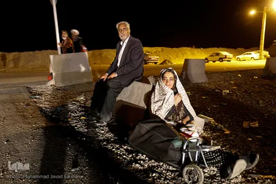 مرز مهران سرد، مملو از زائر، خالی از اتوبوس