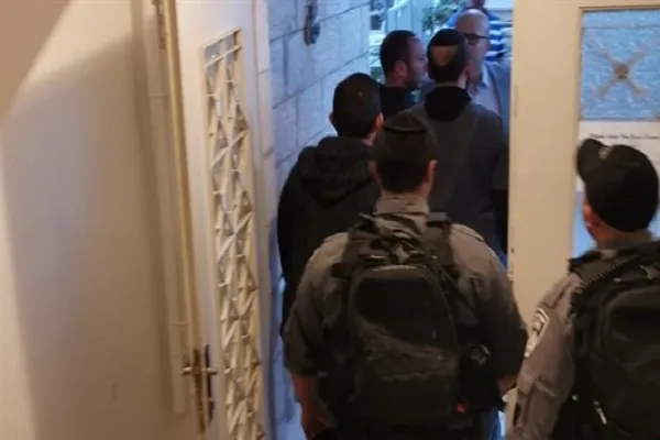 إعتقالات بالضفة الغربية بينهم وزير شؤون القدس