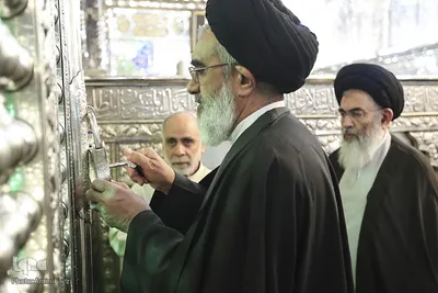 آئین غبارروبی ضریح مطهر احمدبن‌موسی(ع)‎