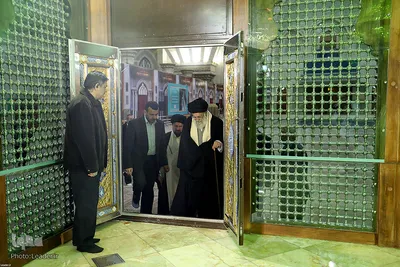 حضور رهبر انقلاب در مرقد امام(ره) و گلزار شهدای بهشت زهرا