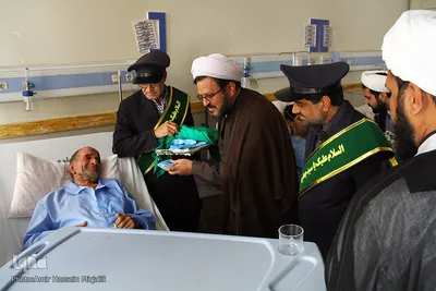 عیادت خدام امامزاده سیدجعفر محمد(ع) از مصدومان حادثه اتوبوس یزد