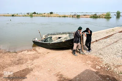 معلق میان حال و آینده 