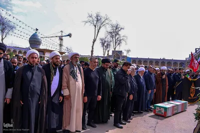 آیین تشییع دانش‌آموز شهید «علی حق‌شناس» در حرم شاهچراغ(ع)