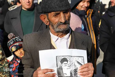 تدفین پیکر شهید گمنام دفاع مقدس دراهر