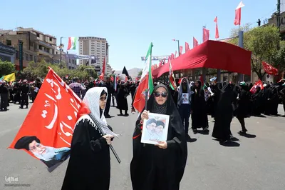  تشییع پیکر مطهر رهبر شهید در مشهد مقدس