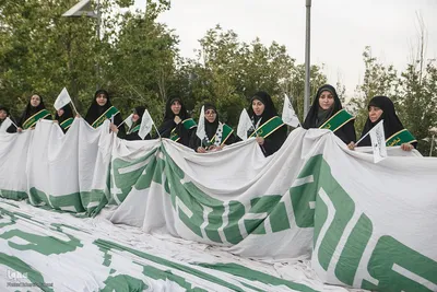 آیین اهتزاز بزرگترین پرچم متبرک حرم علوی