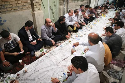 سفره افطار کریم اهل‌بیت(ع)در کوچه پس کوچه‌های جنوب تهران