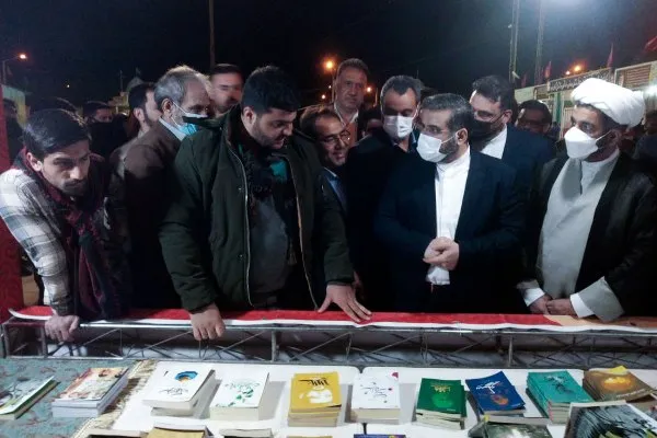 حضور وزیر فرهنگ و ارشاد اسلامی در غرفه انتشارات «راه یار»