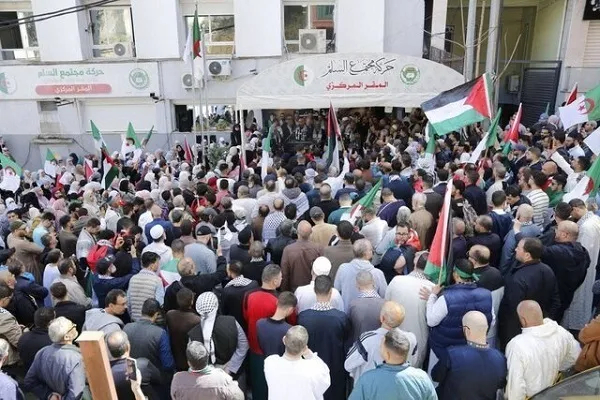 Cezayir’de Filistin’e destek mitingi düzenlendi
