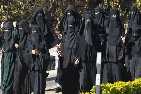 Başörtüsü yasağı ve Hintli Müslüman öğrencilerin sayısında düşüş