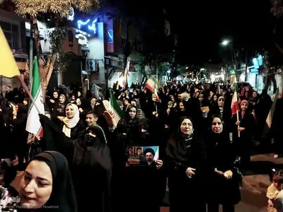 قرار شبانه همدلی مردم اهر در حمایت از مدافعان وطن و بیعت با رهبری در شب عید غدیر خم