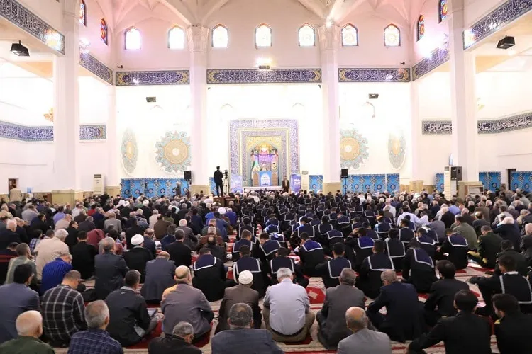 دانشجویان باید دارای بینش اجتماعی و سیاسی باشند