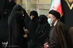 Ebrahim Raisi trifft Familien der Märtyrer in Qom