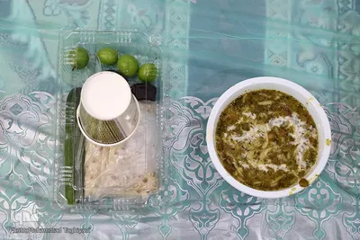 مراسم افطاری ساده در آستان امامزادگان محمد(ع) و سکینه خاتون(س)