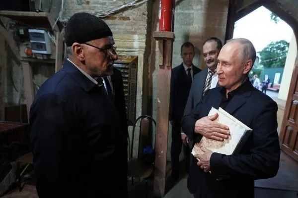 В Ливане появились билборды с изображением Путина с Кораном