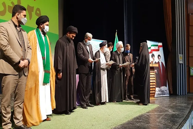 فعالان حوزه نماز در بندرانزلی تجلیل شدند