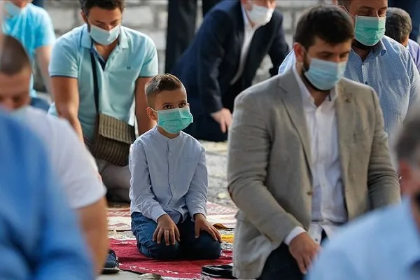 Müslümanlar Kurban Bayramı'na Kovid-19 gölgesinde girdi