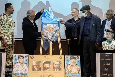 تجلیل از فرماندهان ایثارگر و جانباز تیپ ۵۵ هوابرد شیراز