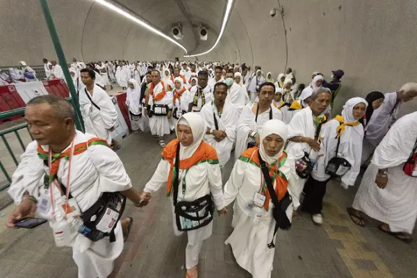 Quantos estão na lista de espera para o Hajj no país de maioria muçulmana mais populoso do mundo?