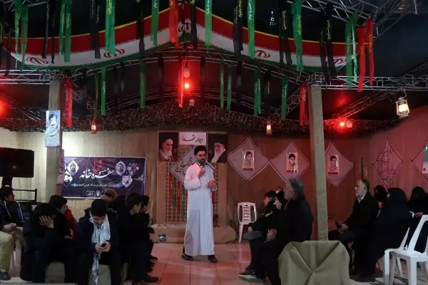 «خیمه انقلاب» در حرم مطهر بانوی کرامت برپا شد