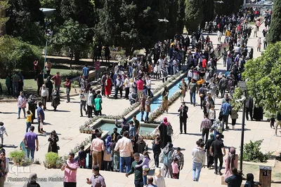 گردشگران نوروزی در آرامگاه سعدی‎‎