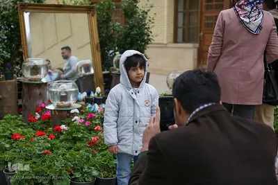 مهمانان نوروزی در باغ ارم و عفیف آباد