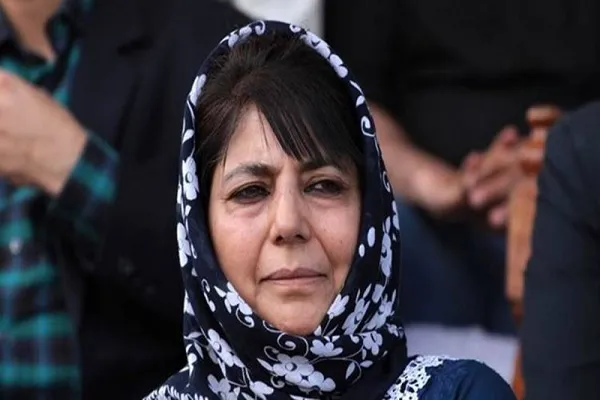 محبوبہ مفتی کا کشمیر میں دفعہ 370 کی بحالی کیلئے دہلی میں مظاہرہ
