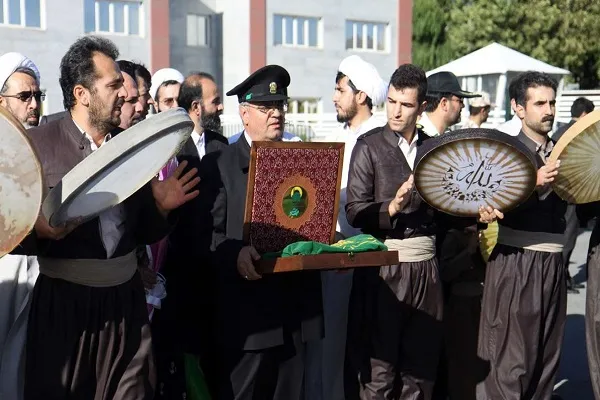 سقز؛ میزبان کاروان خدام و پرچم متبرک رضوی