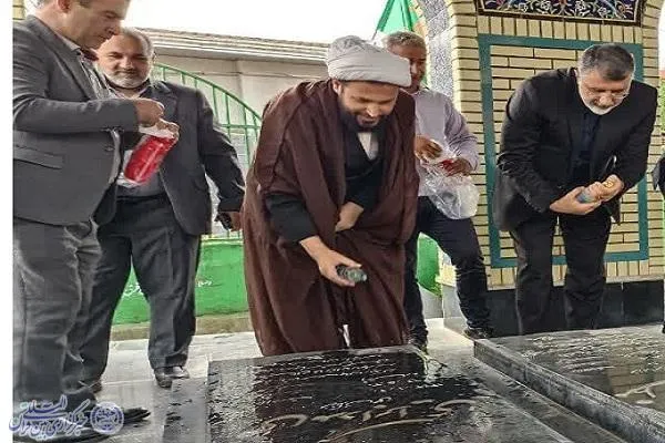 غبارروبی و عطرافشانی گلزار شهدای مرزی کلا بابل کنار