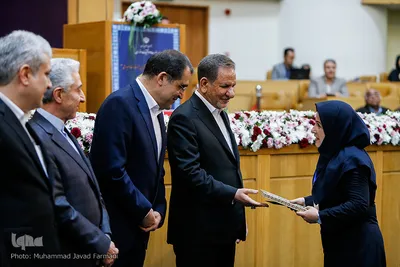تجلیل از پژوهشگران و فناوران برگزیده در نوزدهمین جشنواره تجلیل از پژوهشگران و فناوران برگزیده کشور