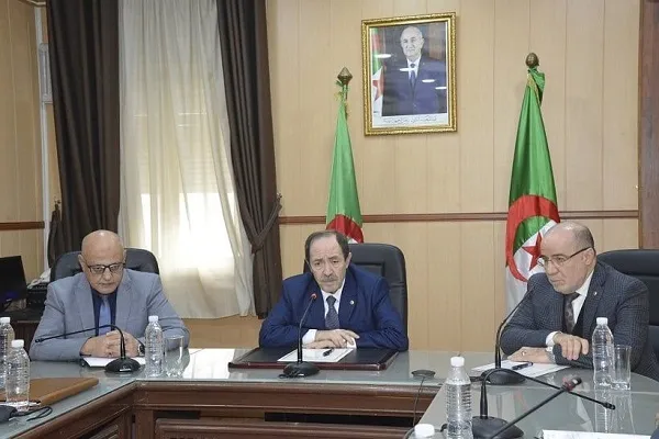 الجزائر: إجتماع وزاري حول مشروع طبع المصحف بتقنية البرايل