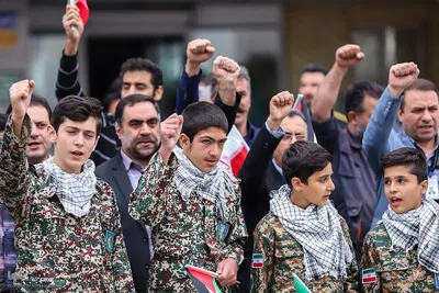 زنجیره انسانی دانش آموزان و کادر درمان تبریز در حمایت از مظلومان غزه‎