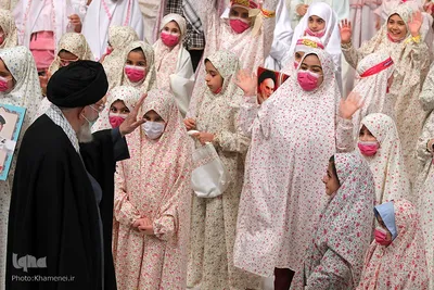 جشن تکلیف دختران دانش‌آموز در حسینیه امام خمینی(ره)
