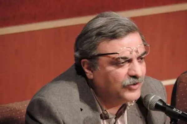 تفکر شاعرانه استاد موحد گذر از عاطفه به حکمت شعری است