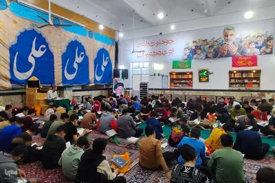 محفل بندگی نوجوانان نایینی در اعتکاف دانش‌آموزی
