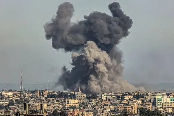 100 Palestiniens tués dans l'attaque israélienne contre une école à Gaza