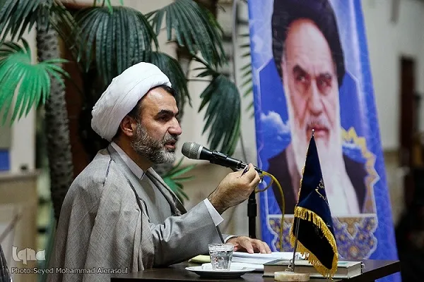 وحدت موضوعی راهبردی و از اصول انقلاب اسلامی است