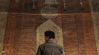 مرمت پرده قدیمی خانه کعبه در ترکیه