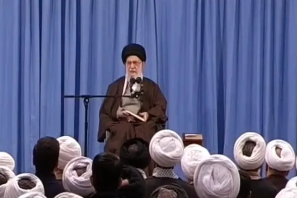 فیلم/ بیانات رهبر انقلاب درباره طرح مدیریت مصرف بنزین و اعتراض‌ها