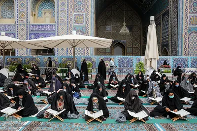 جزء خوانی قرآن کریم در حرم مطهر رضوی
