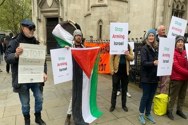 Reino Unido é cúmplice de crimes de guerra israelenses, diz funcionário do Ministério das Relações Exteriores após renúncia