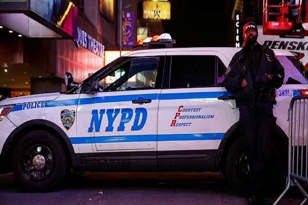 New York'taki Müslüman polislerden Pakistan'daki afetzedelere yardım