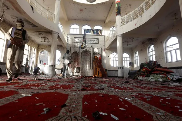 مقتل أكثر من 30 شخصاً بانفجار في مسجد شرقي أفغانستان