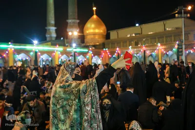 لحظه تحویل سال ۱۴۰۱ در حرم حضرت عبدالعظیم (ع)